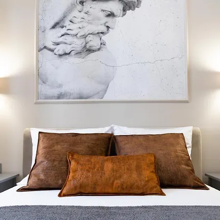 Center Apartment *