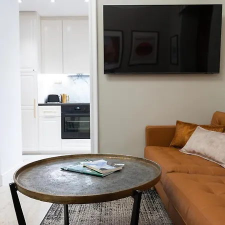 Center Apartment *